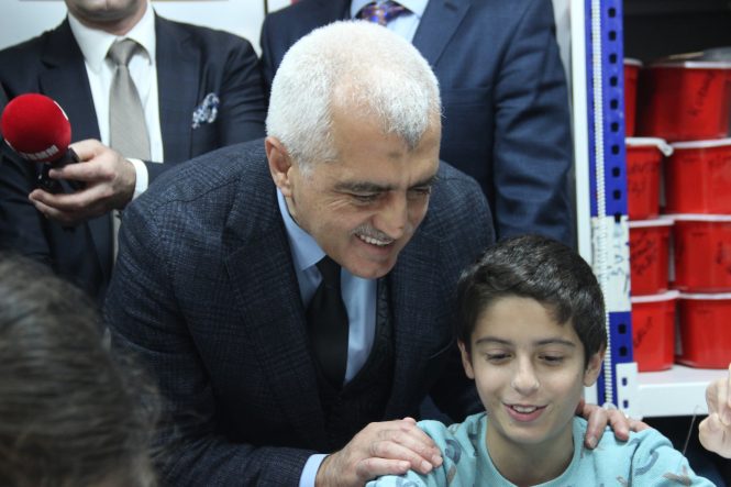 TBMM ENGELLİ BİREYLERİN SORUNLARINI ARAŞTIRMA KOMİSYONU İZMİR'DE KOMİSYON BAŞKANI VE AK PARTİ İZMİR MİLLETVEKİLİ MEHMET MUHARREM KASAPOĞLU: "BU PROJE, EĞİTİM SÜRECİ SONRASI İSTİHDAMI VE ENGELLİ BİREYLERİN HAYATIN TÜM YÖNLERİNDE VAR OLMASINI DESTEKLEMESİ AÇISINDAN ÇOK DEĞERLİDİR"