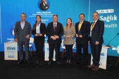 İZMİR'DE SAĞLIK TURİZMİ İÇİN BİRLİK OLMA ÇAĞRISI
