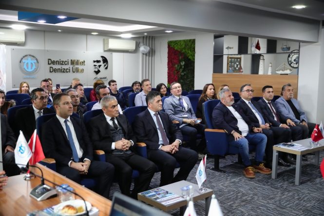 ALİAĞA KÖRFEZİ MAVİ DÖNÜŞÜM PROJESİ TANITILDI PROJE İLE HAYALET AĞLARIN TEMİZLENMESİ HEDEFLENİYOR