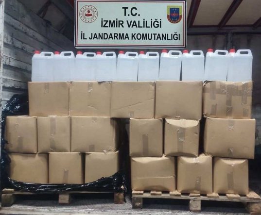 İZMİR'DE 860 LİTRE ETİL ALKOL ELE GEÇİRİLDİ