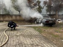 KURTALAN'DA ARAÇ ALEV TOPUNA DÖNDÜ
