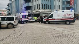 ISPARTA'DA MOTOSİKLETLE OTOMOBİL ÇARPIŞTI: 1 YARALI