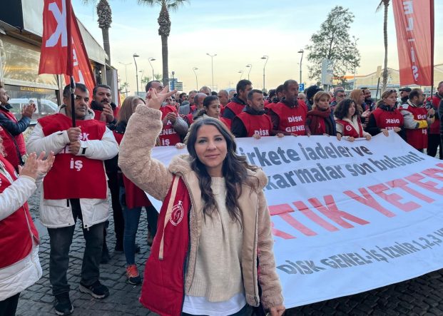 İZMİR BÜYÜKŞEHİR İŞÇİLERİ "MASA KURULMAZSA MÜCADELE BÜYÜYECEK"