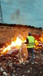 TARİHİ GEÇMİŞ ÜRÜNLERLE ÇOCUKLARI ZEHİRLEYECEKLERDİ: 2 TON CİPS, ŞEKERLEME VE ÇİKOLATA İMHA EDİLDİ