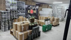 3 TON ZEYTİNYAĞINDAN 23 TON SAHTE ZEYTİNYAĞI YAPTILAR SAĞLIĞA ZARARLI YAĞLARI PİYASAYA ZEYTİNYAĞI DİYEREK SOKAN 3 ŞÜPHELİ YAKALANDI