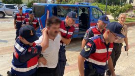 EŞİNİN BOĞAZINI KESEREK ÖLDÜREN KOCA, YENİDEN SERBEST BIRAKILDI