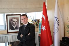 EGİAD: "BÜYÜME, ANCAK TOPLUMA DOKUNURSA ANLAMLIDIR" KAAN ÖZHELVACI: "İKİNCİ YÜZYILIN EKONOMİSİ; DİJİTAL, YEŞİL VE REKABETÇİ OLMAK ZORUNDA"
