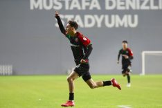 KARŞIYAKA İLE TRABZONSPOR, ADEM YEŞİLYURT İÇİN MASAYA OTURACAK