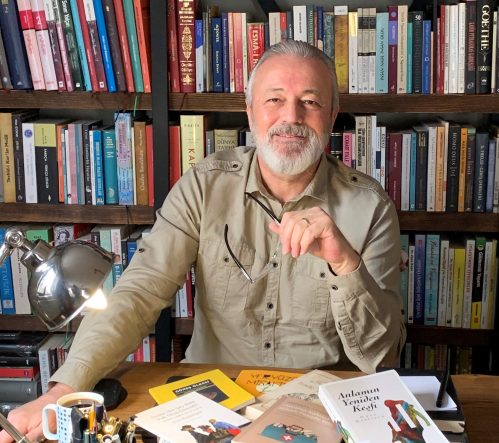 ÜNAL ERSÖZLÜ'NÜN 'BÖĞÜRTLEN ÖPÜCÜĞÜ' KİTABI RAFLARDA YERİNİ ALDI