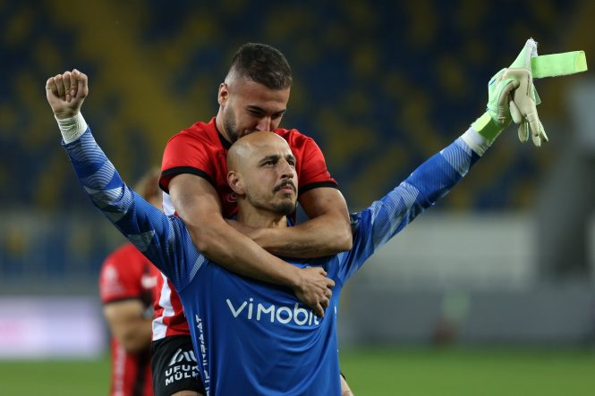 GÖZTEPE, GENÇLERBİRLİĞİ'NDEN ERHAN ERENTÜRK'ÜN PEŞİNDE