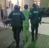 İZMİR'DE 11 YIL HAPİS CEZASIYLA ARANAN HÜKÜMLÜ YAKALANDI