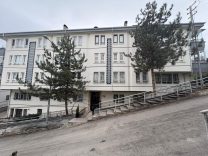 ÇANKAYA'DA ÇÖKME OLUŞAN APARTMANDA YAŞAYANLAR TEDBİR AMAÇLI TAHLİYE EDİLDİ