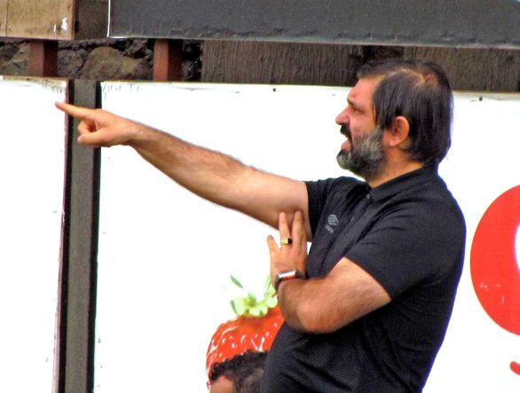 ÇEŞME BELEDİYESPOR TEKNİK DİREKTÖRÜ GÖREN: "EFSANELİK ZOR ZAMANLARDA BAŞLAR"