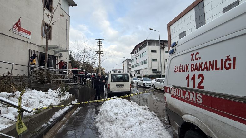 DİYARBAKIR'DA SİLAHLI SALDIRI: 1 ÖLÜ, 1 YARALI