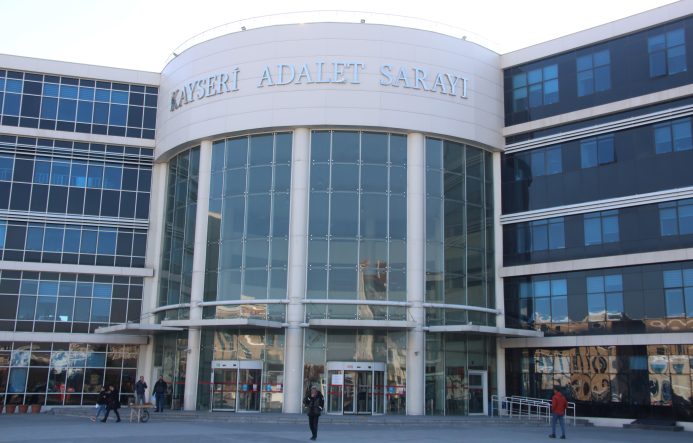 EŞİNİ ÖLDÜREN SANIĞA 24 YIL HAPİS