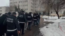 SİVAS'TA ZEHİR TACİRLERİNE OPERASYON: 7 KİŞİ TUTUKLANDI