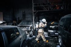 BUCA'DA DEPO YANGINI KISA SÜREDE SÖNDÜRÜLDÜ