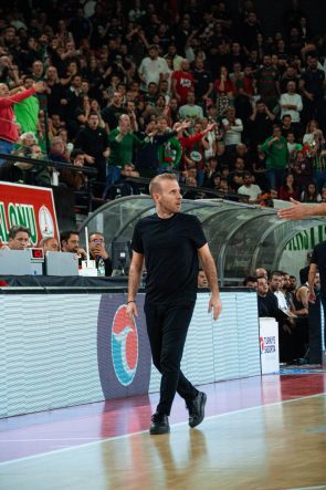 KARŞIYAKA BASKETBOL, SON ANLARDA YIKILDI