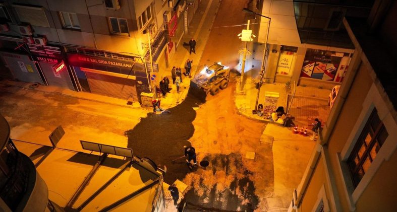 ALSANCAK'TA ALTYAPISI TAMAMLANAN SOKAKLAR ASFALTLANIYOR