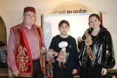 KARAGÖZ VE HACİVAT'IN 700 YILLIK IŞIĞI DİJİTAL ÇAĞA DİRENİYOR