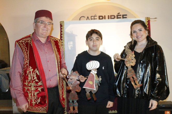 KARAGÖZ VE HACİVAT'IN 700 YILLIK IŞIĞI DİJİTAL ÇAĞA DİRENİYOR