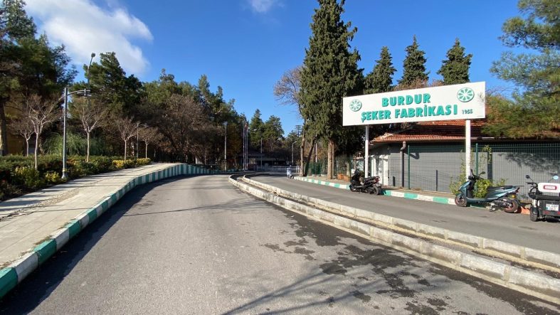 BURDUR'DA ELEVATÖR ZİNCİRİNE ELİNİ KAPTIRAN İŞÇİ YARALANDI