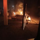 BİNGÖL'DE PARK HALİNDEKİ ARAÇ ALEVLERE TESLİM OLDU