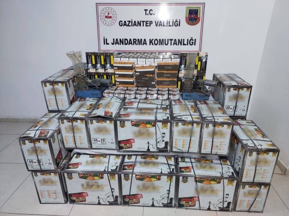 GAZİANTEP'TE 800 BİN TL DEĞERİNDE KAÇAK NARGİLE MALZEMELERİ ELE GEÇİRİLDİ GAZİANTEP'TE 470 KİLOGRAM GÜMRÜK KAÇAĞI NARGİLE KÖMÜRÜ ELE GEÇİRİLDİ