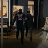 İZMİR'DE OTOBÜSÜN ÖNÜNÜ KESEN SÜRÜCÜYE 182 BİN LİRA CEZA