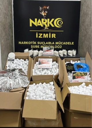 İZMİR'DE 366 BİN 400 UYUŞTURUCU HAP ELE GEÇİRİLDİ