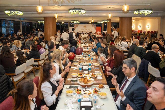 İZMİR CUMHURİYET BAŞSAVCILIĞI'NDAN GELENEKSEL İFTAR