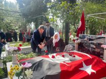 İZMİR'DE 18 MART ÇANAKKALE DENİZ ZAFERİ'NİN 111. YIL DÖNÜMÜNDE ŞEHİTLER ANILDI
