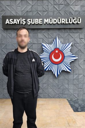 BURSA'DA ARANAN ŞAHISLARA OPERASYONDA 8 KİŞİ YAKALANDI: "POLİS, BAYRAM SEYRAN DİNLEMİYOR"