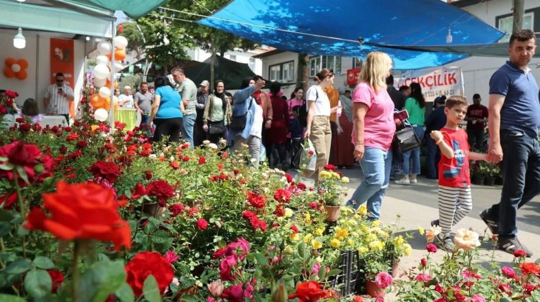 BAYINDIR ÇİÇEK FESTİVALİ İÇİN GERİ SAYIM BAŞLADI