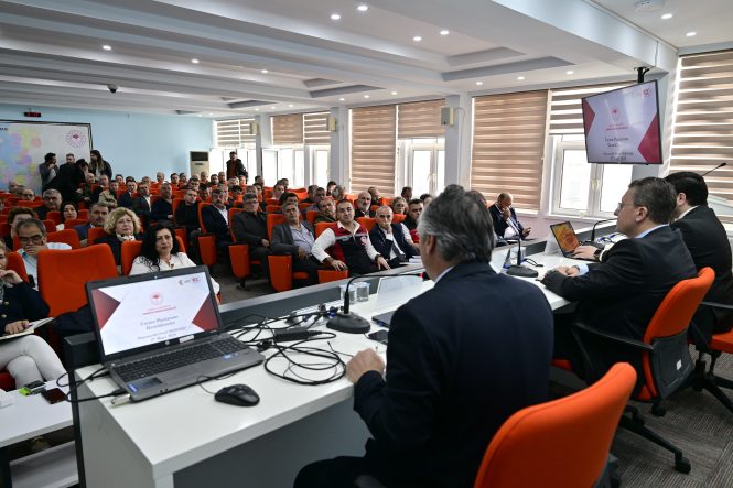 HAYVANCILIK SEKTÖR DEĞERLENDİRME TOPLANTISI İZMİR'DE GERÇEKLEŞTİRİLDİ.