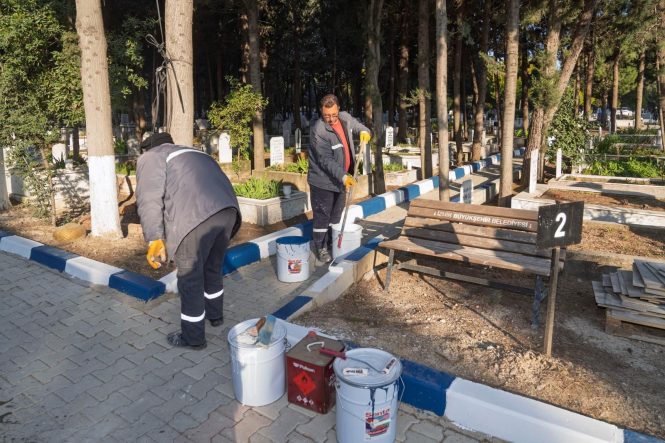 İZMİR'DE MEZARLIKLAR DOLDU BÜYÜKŞEHİR 70 FUTBOL SAHASI BÜYÜKLÜĞÜNDE ALAN AÇTI