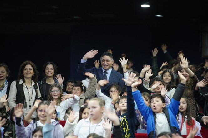 ALİAĞALI MİNİKLER BELEDİYE YÖNETİMİNİ YERİNDE ÖĞRENDİ