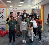 BAYINDIR'DA OTİZM FARKINDALIK GÜNÜ'NDE RENKLİ BOWLİNG ŞENLİĞİ