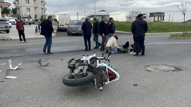 ÇORLU'DA TRAFİK KAZASI: 2 YARALI