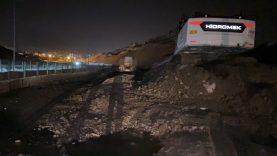 YÜKSEKOVA'DA HEYELAN: PİZOK YOLU TRAFİĞE KAPATILDI
