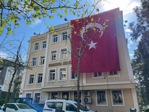 BORNOVA BELEDİYE BAŞKANI EŞKİ VE 3 ŞÜPHELİ SERBEST BIRAKILDI