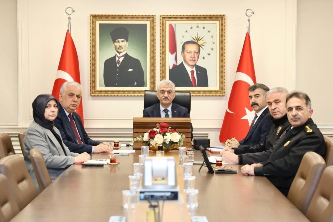 OKUL GÜVENLİĞİ İÇİN TÜRKİYE GENELİNDE ORTAK ADIM DÜZCE VALİSİ MAKAS GÜVENLİK TOPLANTISINA KATILDI