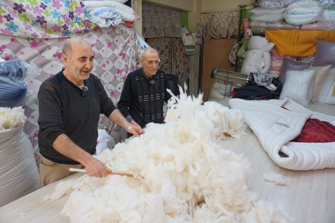 YORGANCILIK VE HALLAÇLIK, İĞNE İPLİKLE GELECEĞE TUTUNMAYA ÇALIŞIYOR