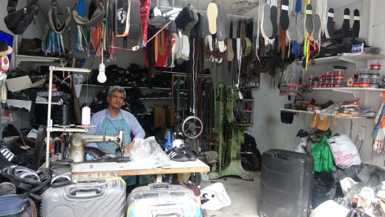 48 YILLIK USTA ÇALIŞMA AZMİYLE GENÇLERE ÖRNEK OLUYOR