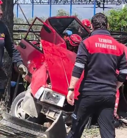 İZMİR'DE ZİNCİRLEME KAZA: 1 ÖLÜ, 3 YARALI KAZAYA NEDEN OLAN SÜRÜCÜ OLAY YERİNDEN KAÇTI