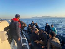 AYDIN'DA 18 DÜZENSİZ GÖÇMEN KURTARILDI