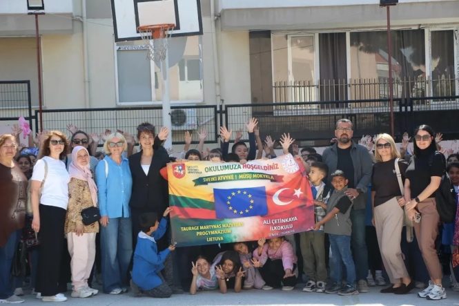 LİTVANYALI ÖĞRETMENLER DİKİLİ'DE TÜRK EĞİTİM SİSTEMİNİ İNCELEDİ