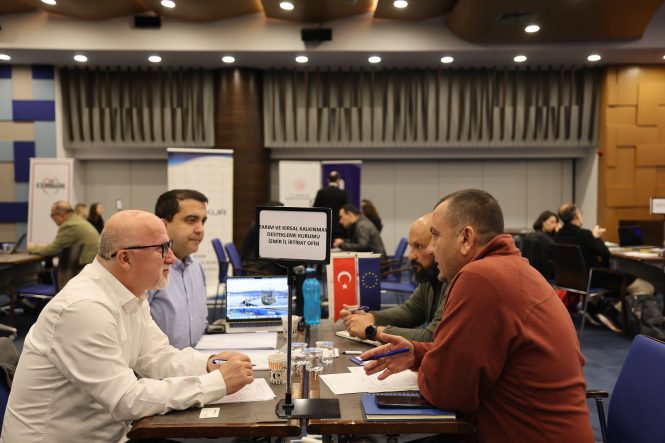 İZMİR TİCARET ODASI, 8 ÖNEMLİ KURUMU ÜYELERİ İLE AYI MASADA BULUŞTURDU