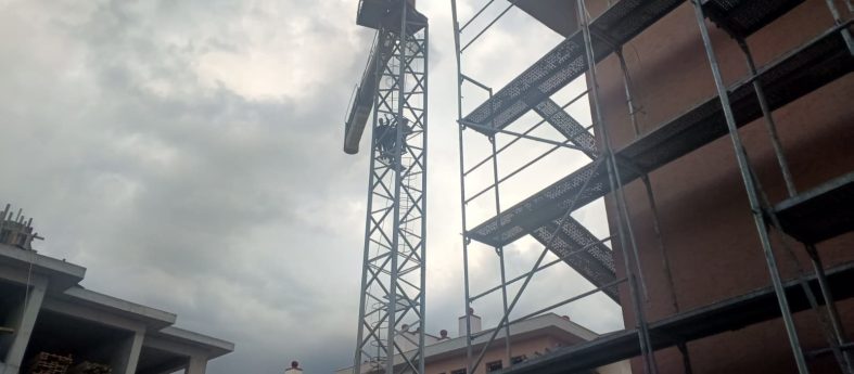 KULE VİNÇ ÜZERİNDE EYLEM