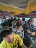DURDURULAN ARAÇTAN 15 DÜZENSİZ GÖÇMEN ÇIKTI: SÜRÜCÜ CEZAEVİNE GÖNDERİLDİ